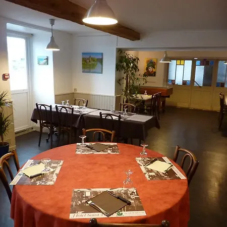 Hotel Saint Pierre Les Sauvages (Rhone)