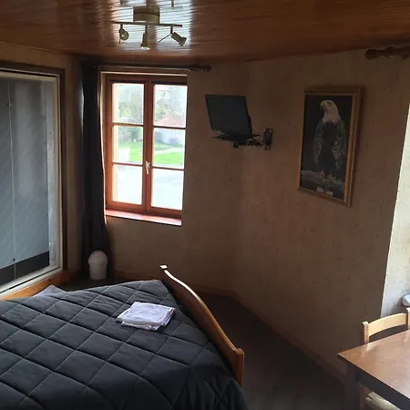 Hotel Saint Pierre Les Sauvages (Rhone)